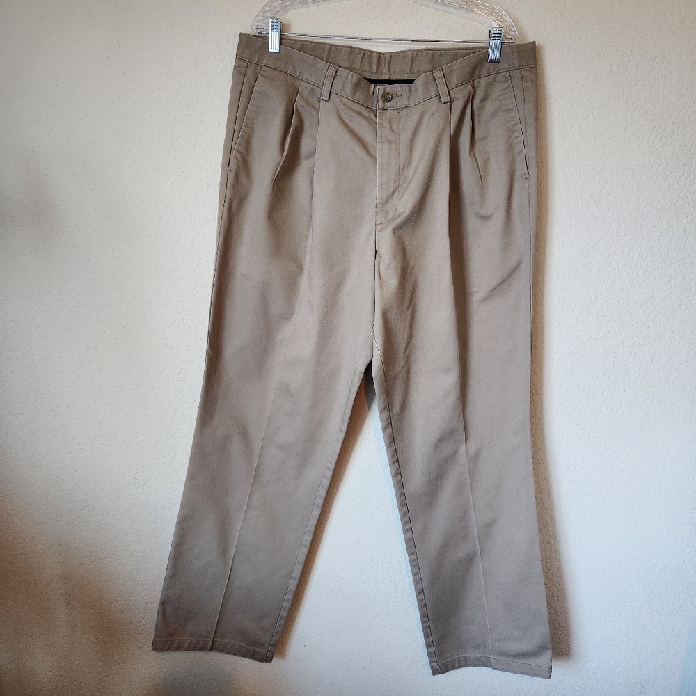 Men's Dockers Individual Fit Khaki, Pleated Front